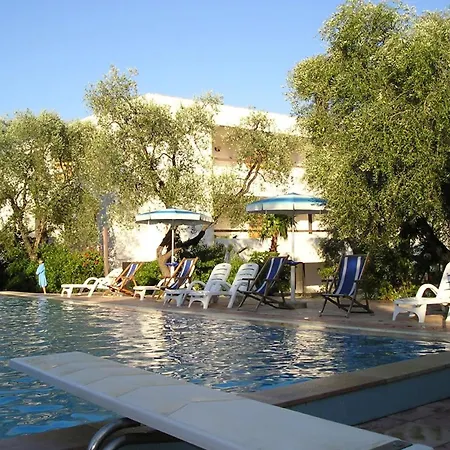 Con Piscina La Baia Del Gallo Apartment Vieste
